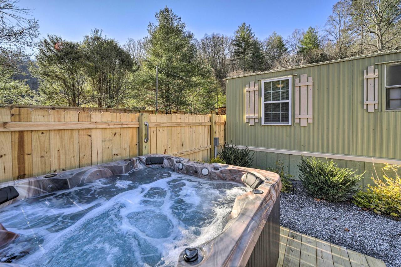 Smoky Mountain Vacation Rental With Hot Tub And Kayaks Whittier Extérieur photo