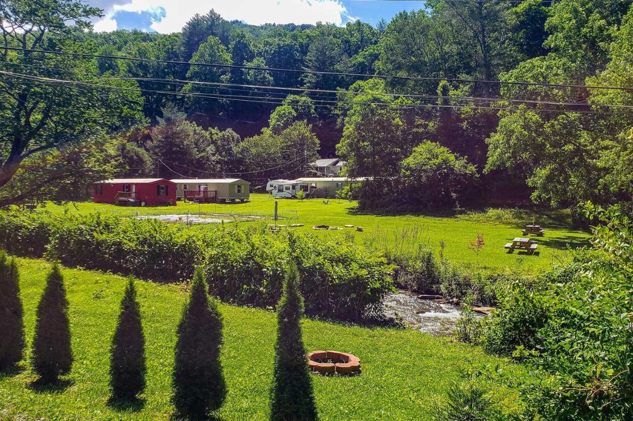 Smoky Mountain Vacation Rental With Hot Tub And Kayaks Whittier Extérieur photo